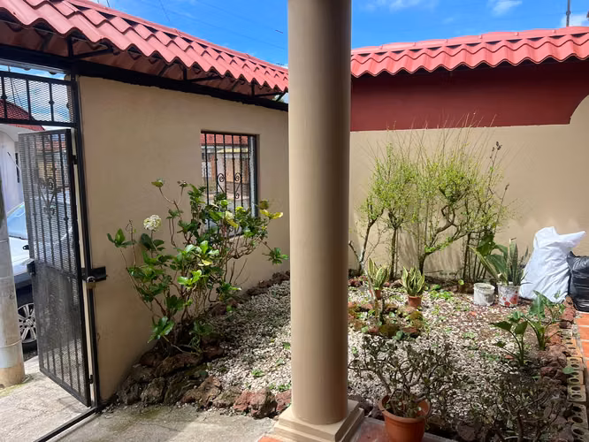 Casa en urbanización Sanabria en San Rafael Oreamuno de Cartago MML