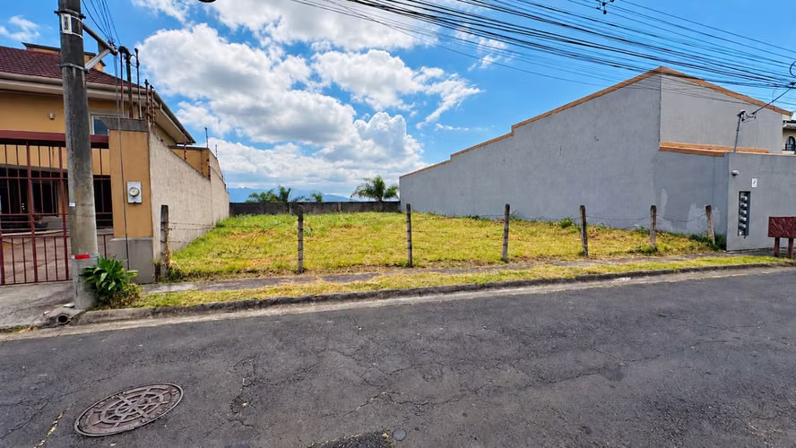Oportunidad: Lote Plano 592m² | Vistas al Oeste | San Rafael, Montes de Oca