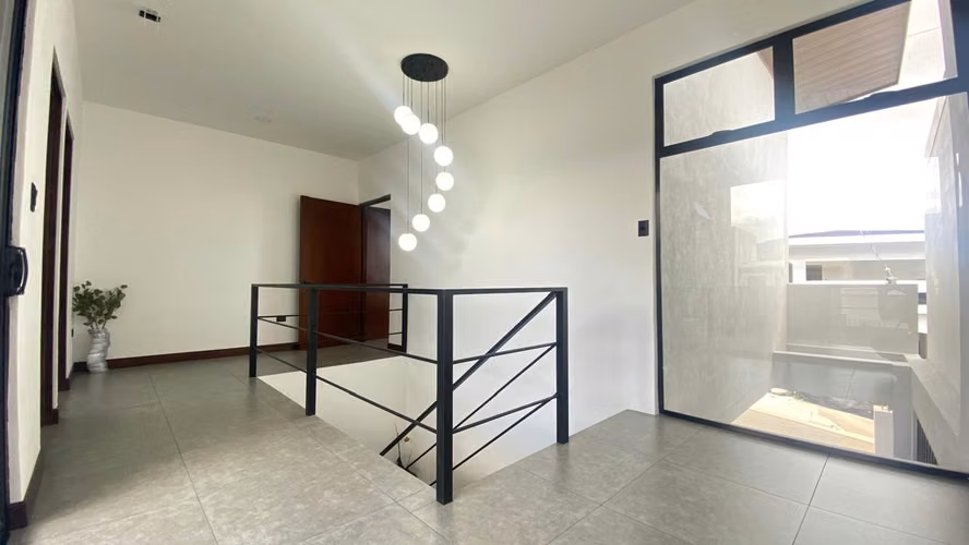 Se vende hermosa casa moderna en Condominio Distrito San Juan