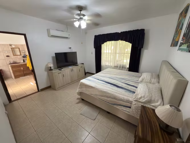 Se vende finca en Turrubares, San Jose, 4.103 m2 con casa, piscina y rancho.