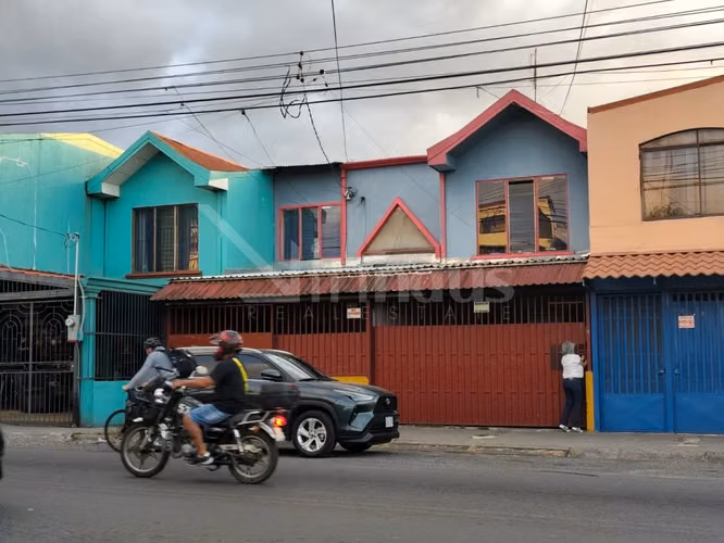 Venta de casa con apartamento en San Felipe de Alajuelita - Imagen 2