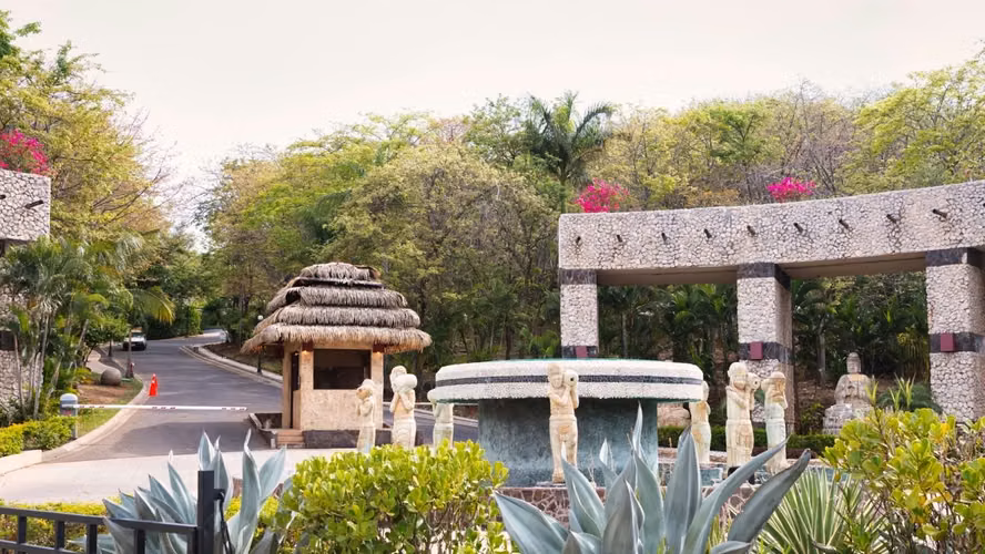 Oportunidad real venta lote condominio Senderos Tamarindo 900m2 vista