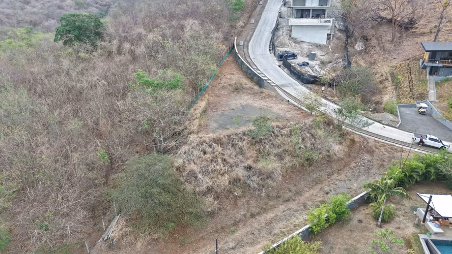 Oportunidad real venta lote condominio Senderos Tamarindo 900m2 vista