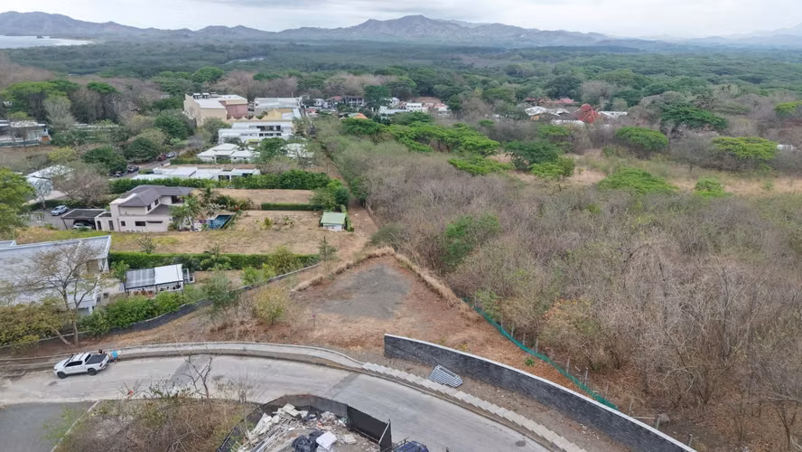 Oportunidad real venta lote condominio Senderos Tamarindo 900m2 vista