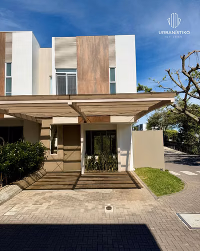 OPORTUNIDAD venta de casa para inversión Santa Ana Village patio grande esquinera  - Imagen 2