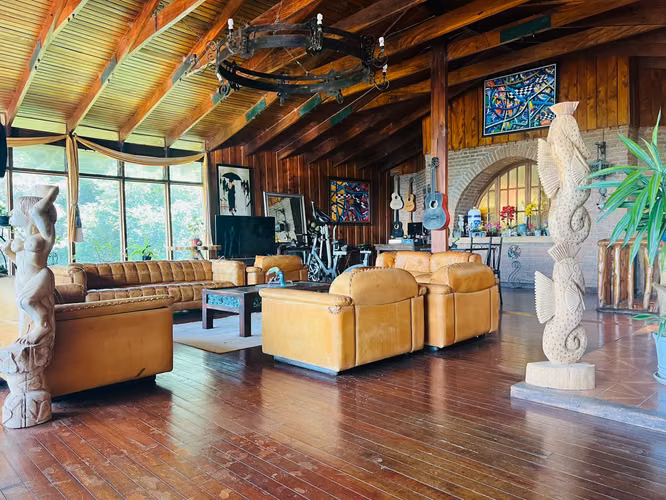 Venta de Hotel de montaña en Heredia