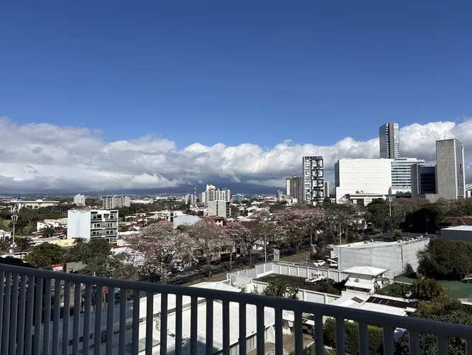 Venta de Apartamento Contemporáneo de 2 Habitaciones 2 Baños en Rohrmoser ID25968