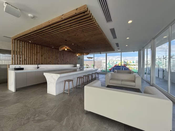 Venta de Apartamento Contemporáneo de 2 Habitaciones 2 Baños en Rohrmoser ID25968