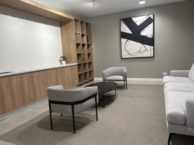 Venta de Apartamento Contemporáneo de 2 Habitaciones 2 Baños en Rohrmoser ID25968