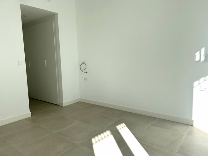 Lujoso Apartamento de 3 Habitaciones 2.5B en Venta en Rohrmoser ID25961
