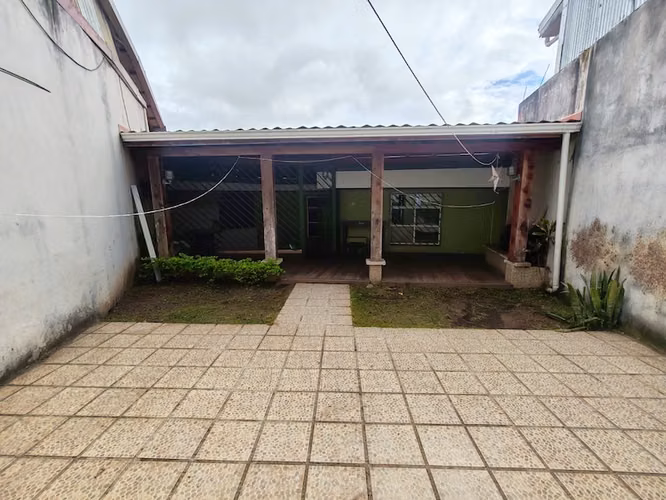 Casa con 3 dormitorios en El Carmen de Cartago. MML