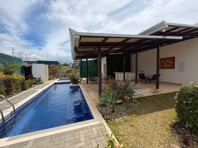 CASA CONDOMINIO HEREDIA