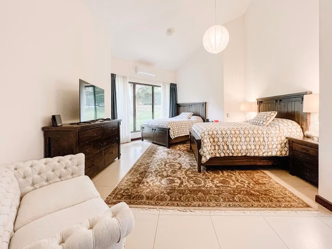 Terreno 1875 m2 - Una Planta - Impecable