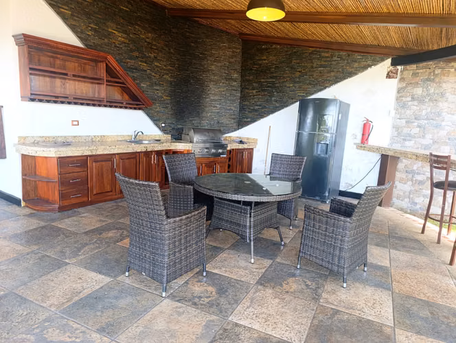 Alquiler de apartamento en San Antonio de Escazú con vista panorámica 5982 - Imagen 15