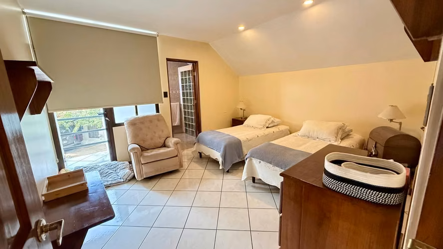 Venta de Casa en Heredia Belén Los Arcos | 4 Habitaciones, Jardín y Cerca de Zona Franca