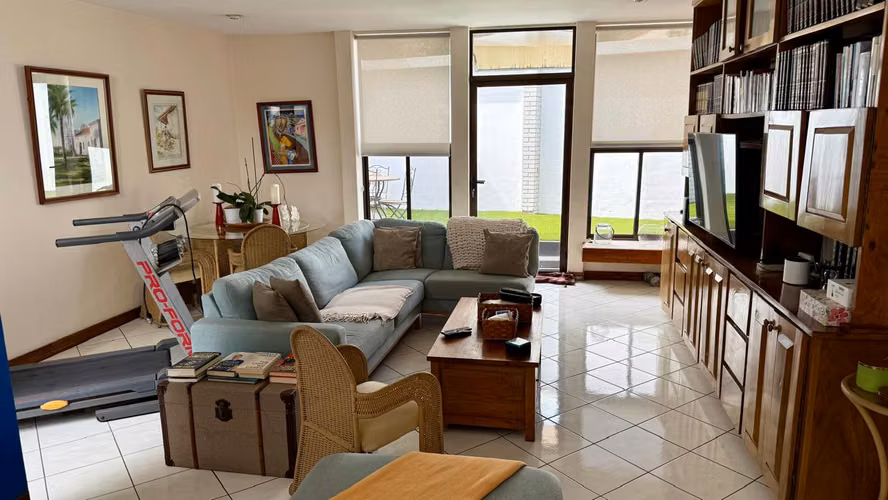 Venta de Casa en Heredia Belén Los Arcos | 4 Habitaciones, Jardín y Cerca de Zona Franca