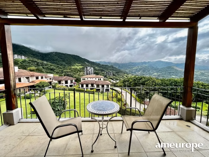 ALTO LAS PALOMAS-SANTA ANA! AMPLIO Y ELEGANTE APARTAMENTO CON VISTAS PANORAMICAS!