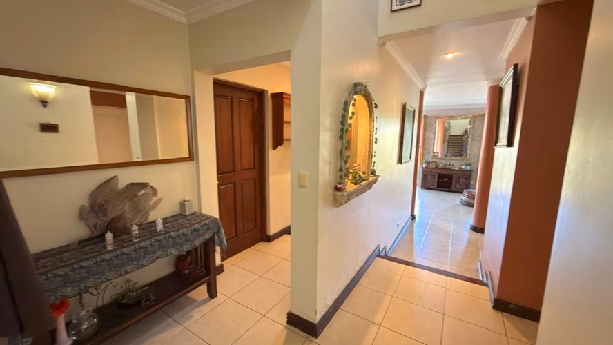 Exclusiva Casa en Condominio en Curridabat