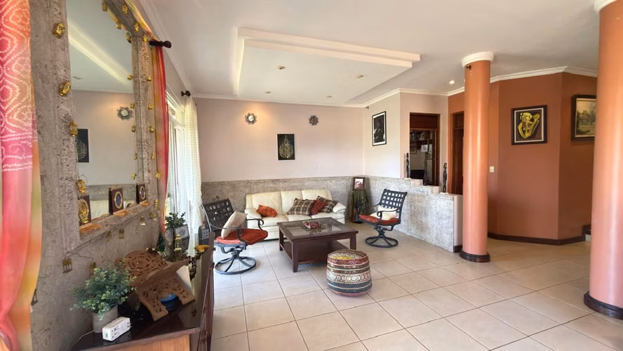 Exclusiva Casa en Condominio en Curridabat