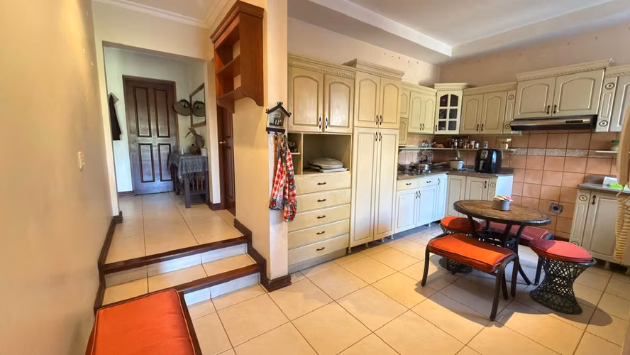 Exclusiva Casa en Condominio en Curridabat