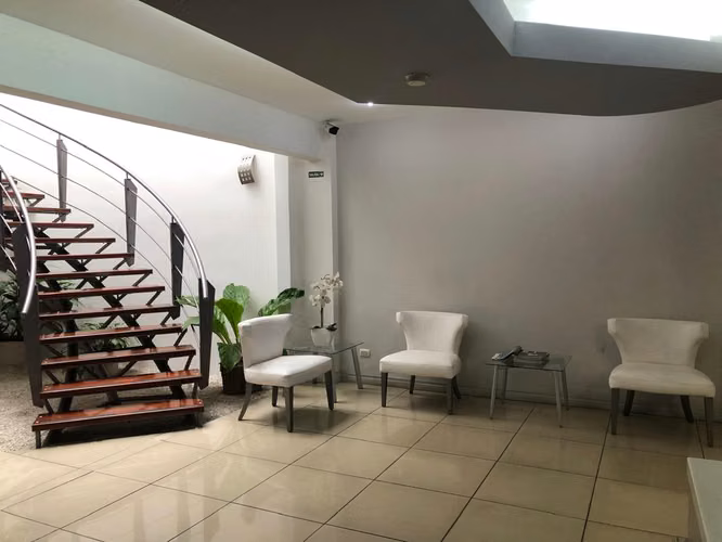 Office building sold in Paseo Colón