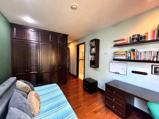 SE VENDE APARTAMENTO EN CONDOMINIO SANTA ELENA, ESCAZÚ