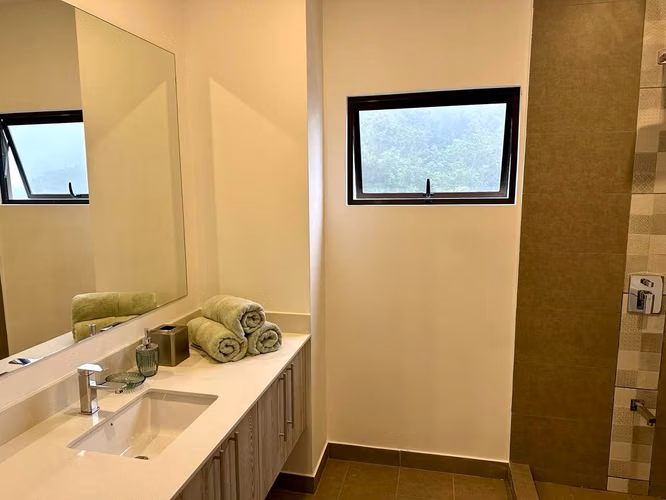 VENTA DE APARTAMENTO EN CONDOMINIO VISTA AL VALLE - SANTA ANA* - Imagen 7