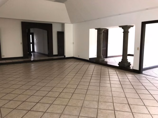 VENTA DE CASA DE UNA PLANTA EN BOSQUES DE LINDORA - Imagen 5
