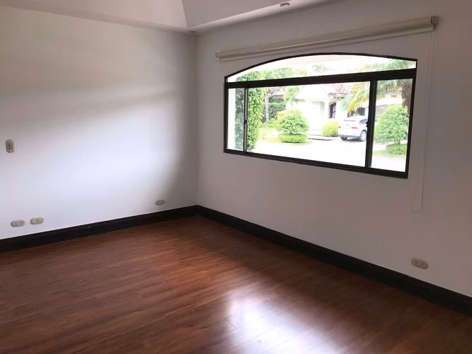VENTA DE CASA DE UNA PLANTA EN BOSQUES DE LINDORA - Imagen 11