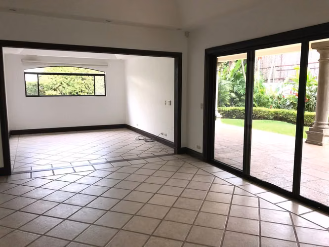 VENTA DE CASA DE UNA PLANTA EN BOSQUES DE LINDORA - Imagen 9