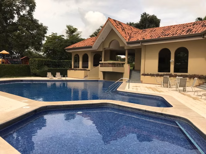 VENTA DE CASA DE UNA PLANTA EN BOSQUES DE LINDORA - Imagen 2