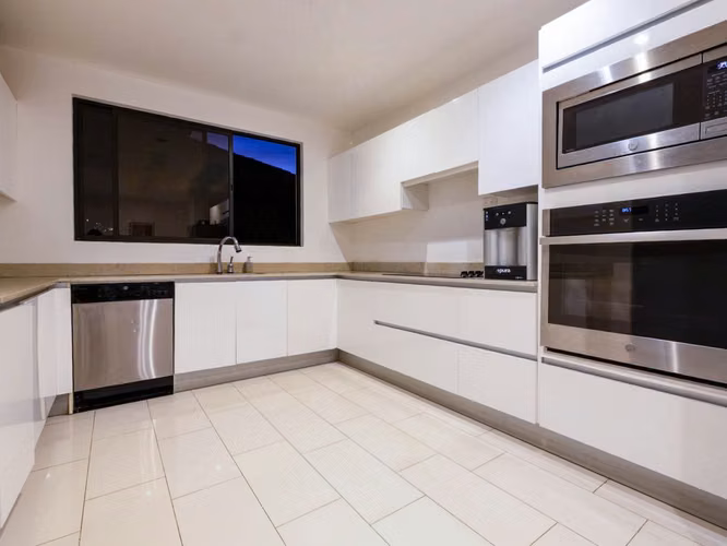 VENTA DE CASA EN VALLE DEL SOL*