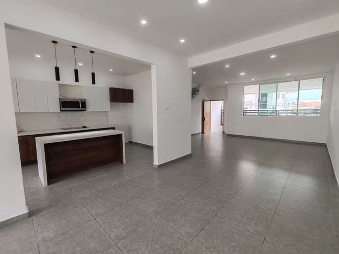 Venta de casa  moderna de 3-4 habitaciones en San Rafael-Heredia