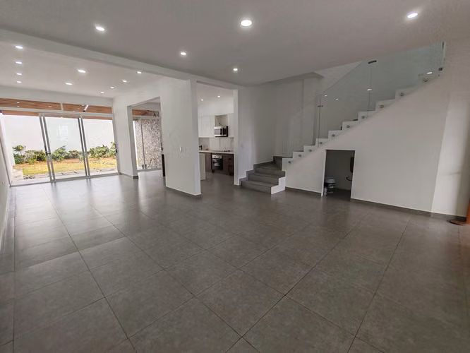 Venta de casa  moderna de 3-4 habitaciones en San Rafael-Heredia