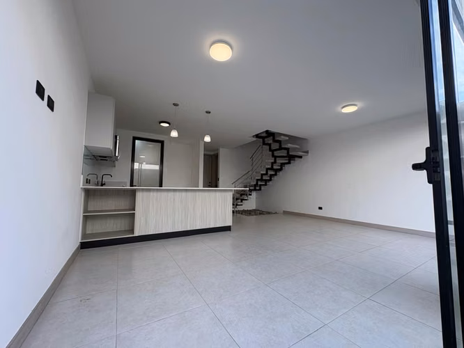 Alquiler de casa para estrenar. Lindora, Santa Ana (SV) - Imagen 10