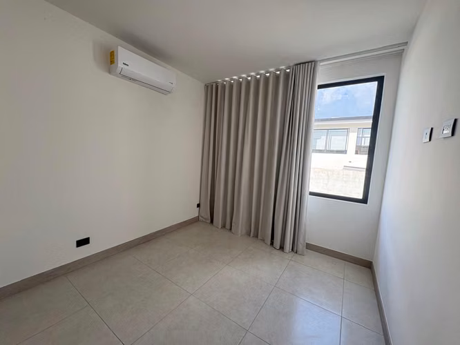 Alquiler de casa para estrenar. Lindora, Santa Ana (SV) - Imagen 8