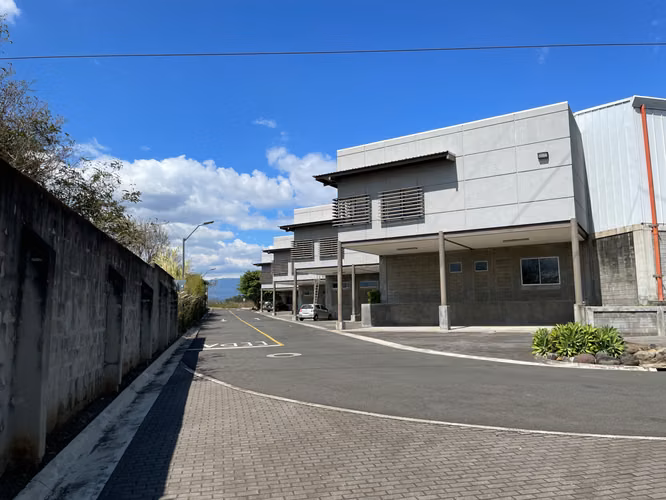 VENDE O ALQUILA BODEGA EN SAN RAFAEL DE ALAJUELA