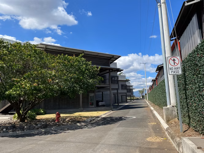 VENDE O ALQUILA BODEGA EN SAN RAFAEL DE ALAJUELA