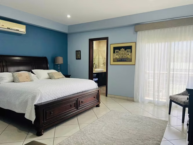 ESCAZU, SAN RAFAEL. VENTA DE ELEGANTE Y AMPLIA CASA MP26-1123