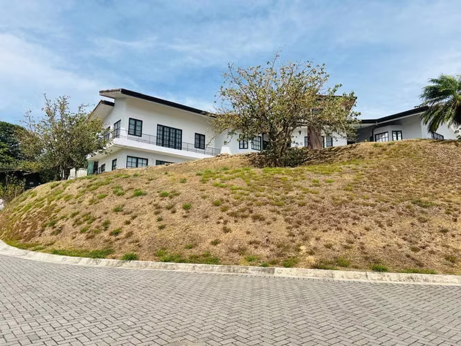 OPORTUNIDAD VENTA DE APARTAMENTO EN SANTA ANA PIEDADES MP-25-948