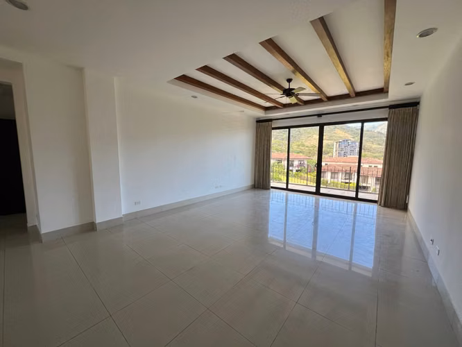 Apartamento de lujo con vistas espectaculares en Alto de Las Palomas Santa Ana $2100 - Imagen 12