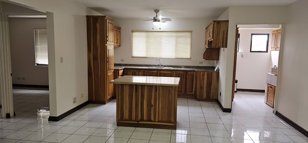 Apartamento en San Joaquín, Heredia, muy cerca de las zonas francas. Heredia