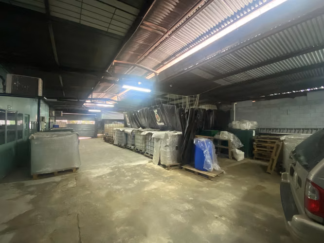 Commercial Warehouse in a Strategic Location  5984