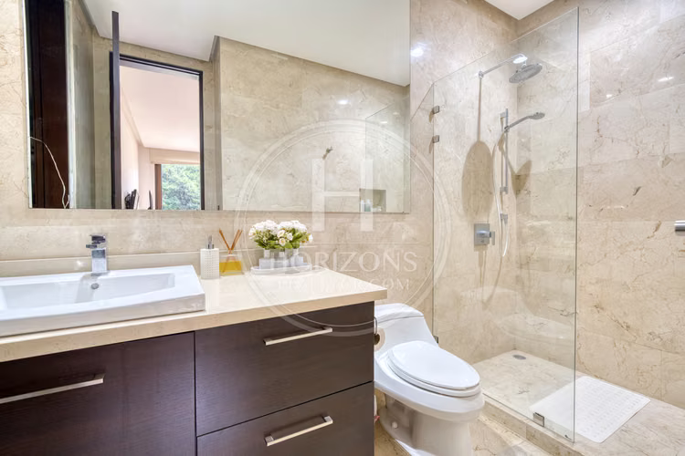 Se Vende Casa de Lujo en Condominio Hacienda Gregal 4 Habitaciones 1,800 m² de Terreno noj1273or - Imagen 17