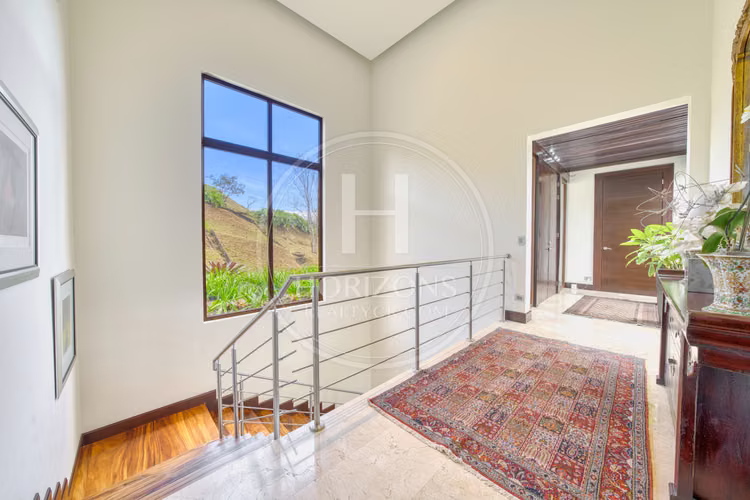 Se Vende Casa de Lujo en Condominio Hacienda Gregal 4 Habitaciones 1,800 m² de Terreno noj1273or - Imagen 4