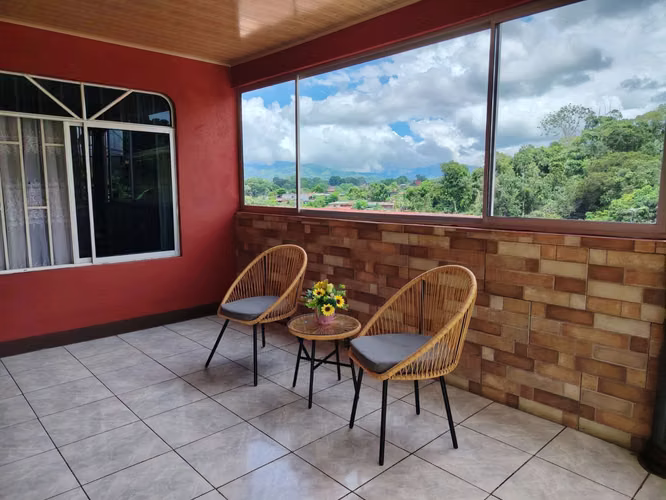 Venta de casa de 4 habitaciones en Pérez Zeledón - Imagen 2