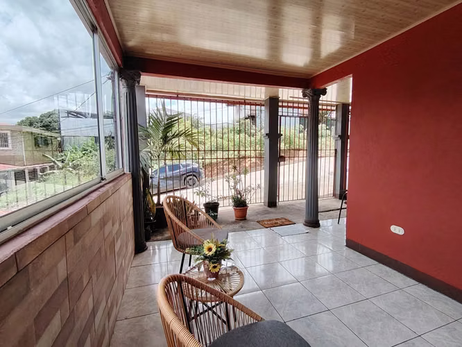 Venta de casa de 4 habitaciones en Pérez Zeledón - Imagen 3