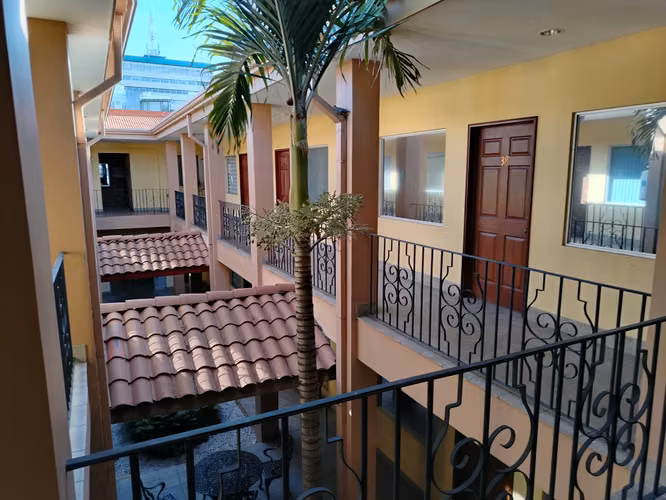 VENTA DE EDIFICIO EN OFERTA - Imagen 12