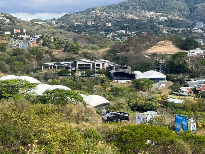 Lote en venta en Residencial Villa Real, Santa Ana – Naturaleza y Vistas Espectaculares - Imagen 2