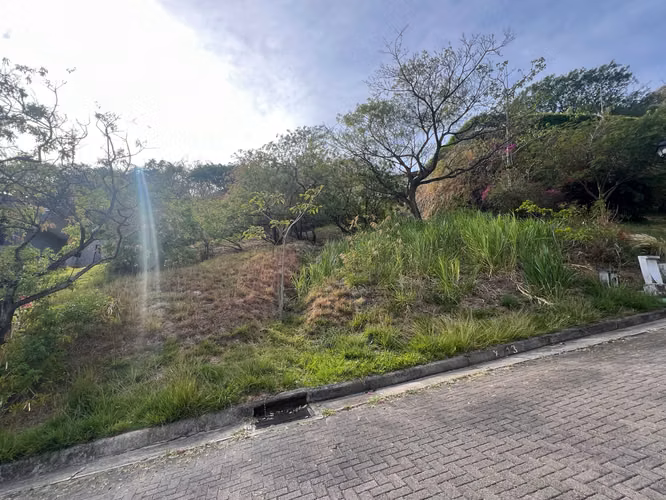 Lot for Sale in Residencial Villa Real, Santa Ana – Exclusivity, Nature, and Spectacular Views